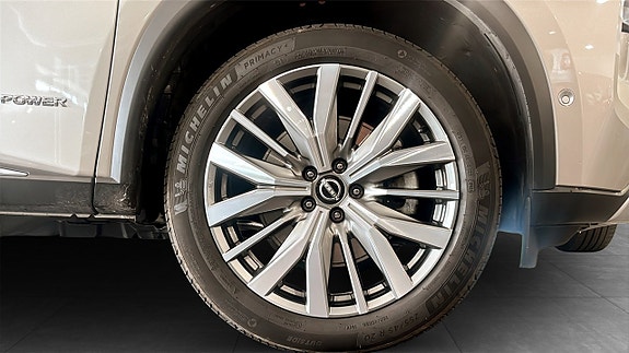 Nissan X-Trail 9 of 12