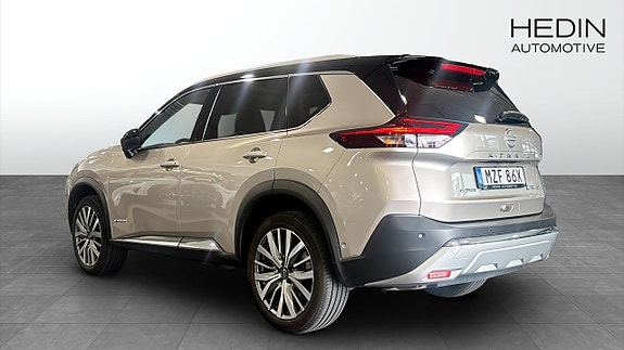 Nissan X-Trail 2 of 5