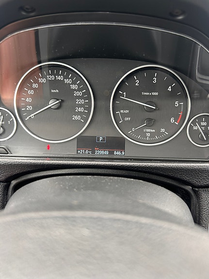 BMW 318d 8 of 8