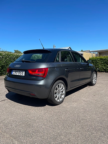 Audi A1 2 of 5