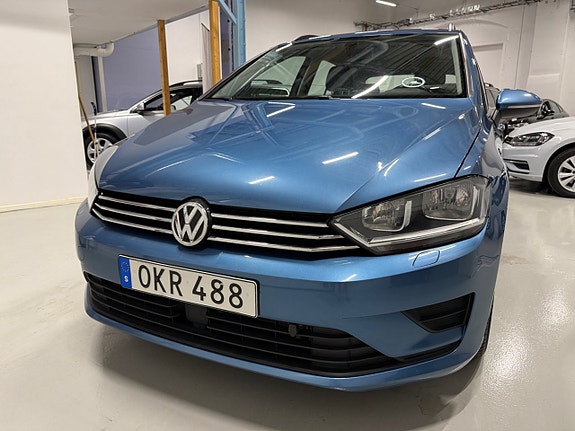 Volkswagen Golf Sportsvan 2 of 5