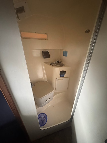 Sea Ray 220 da 1989 10 of 12