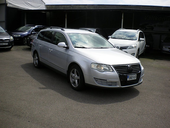 Volkswagen Passat 2 of 5
