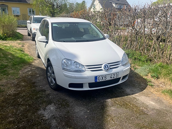 Volkswagen Golf V 2 of 3