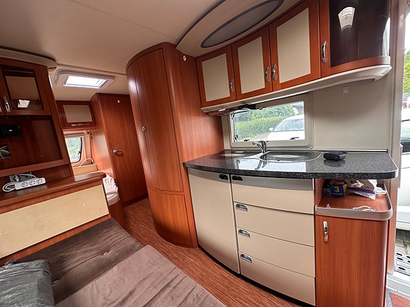 Hobby 650 KMFe Prestige | Alde | Förtält 3m | Golvvärme 5 of 5