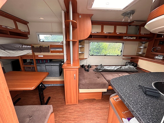 Hobby 650 KMFe Prestige | Alde | Förtält 3m | Golvvärme 4 of 5