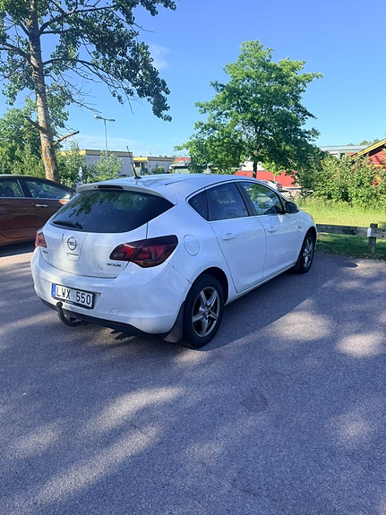 Opel Astra 2 of 2