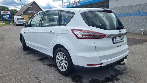 Ford S-MAX 3 of 5