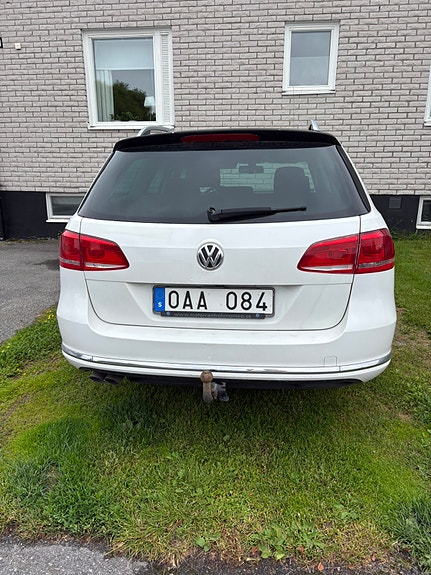 Volkswagen Passat 2 of 5