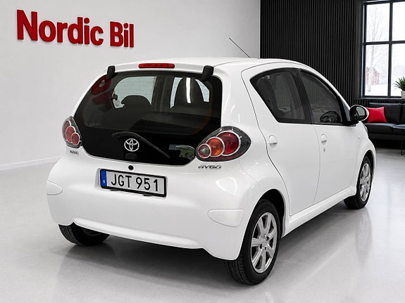 Toyota Aygo 3 of 5