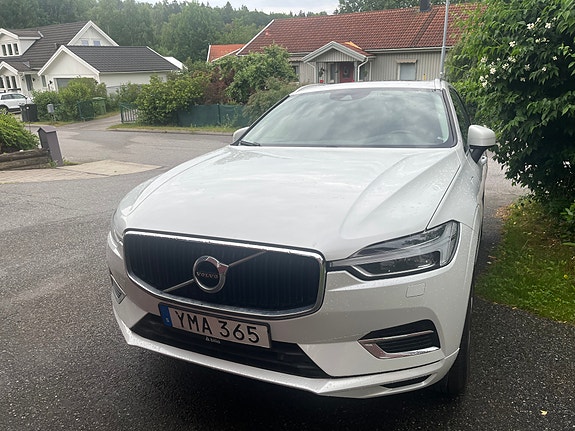 Volvo XC60 2 of 6