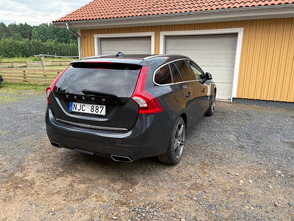 Volvo V60 4 of 5