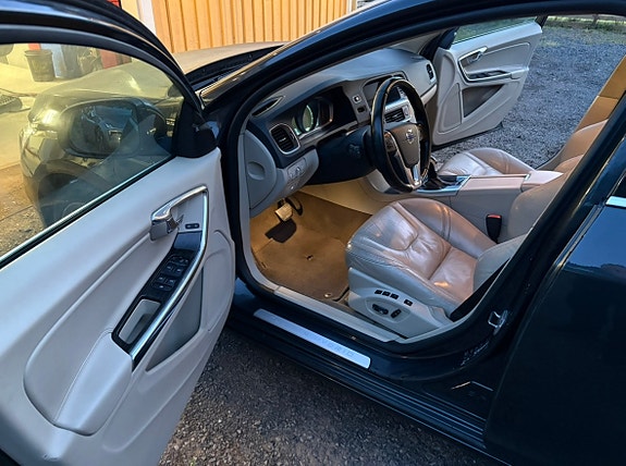 Volvo V60 5 of 5
