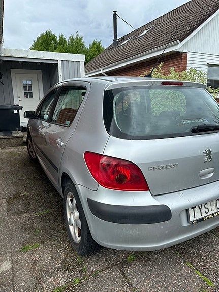 Peugeot 307 2 of 2