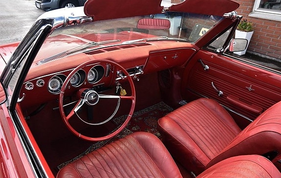 Chevrolet Corvair 4 of 5