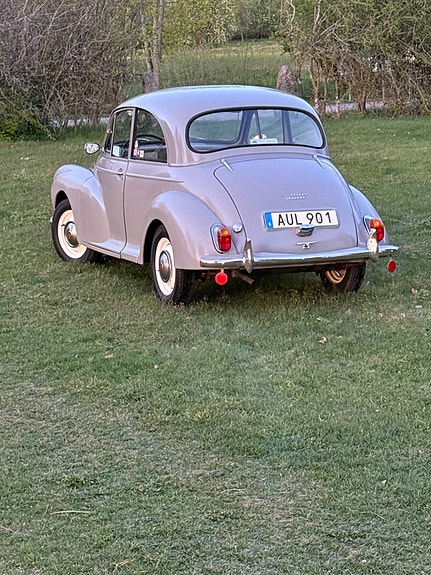 Morris Minor 2 of 11