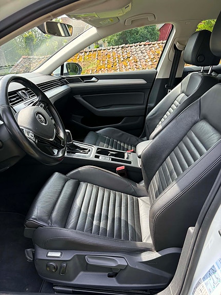 Volkswagen Passat 12 of 12