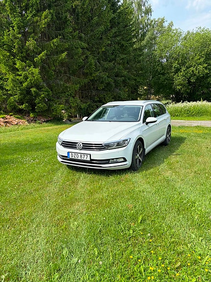 Volkswagen Passat 2 of 5