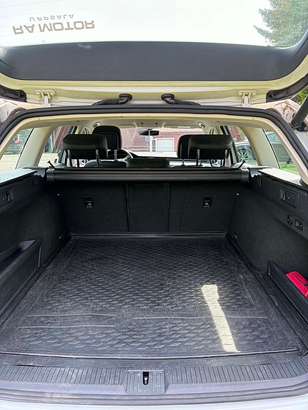 Volkswagen Passat 9 of 12