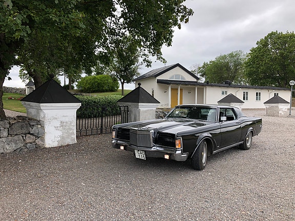 Lincoln Continental Mark III 2 of 5