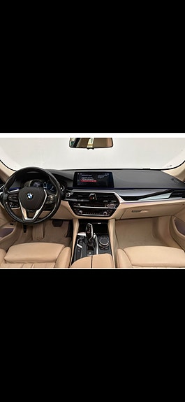 BMW 530e 4 of 5