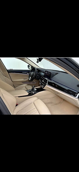 BMW 530e 3 of 5
