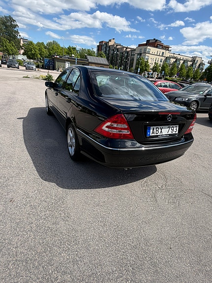 Mercedes-Benz C180 5 of 5