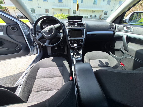 Skoda Octavia 6 of 15