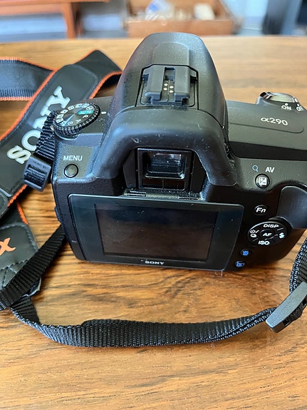 Sony Alpha A290 systemkamera med Tamron 70–300mm objektiv image 2