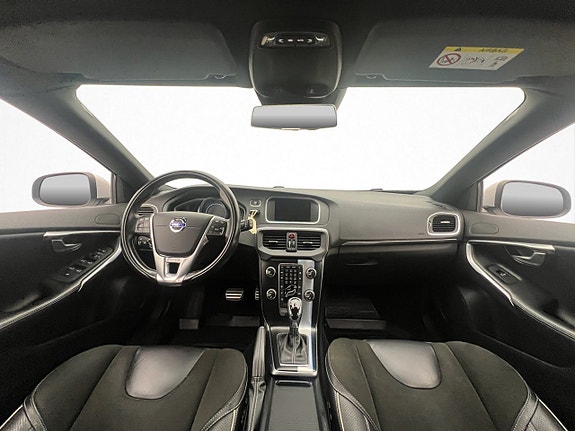 Volvo V40 19 of 30