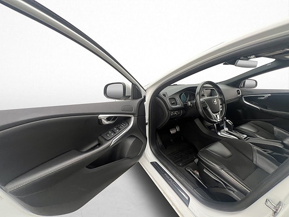 Volvo V40 21 of 30