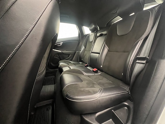 Volvo V40 18 of 30
