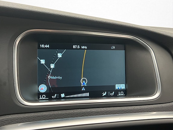 Volvo V40 24 of 30