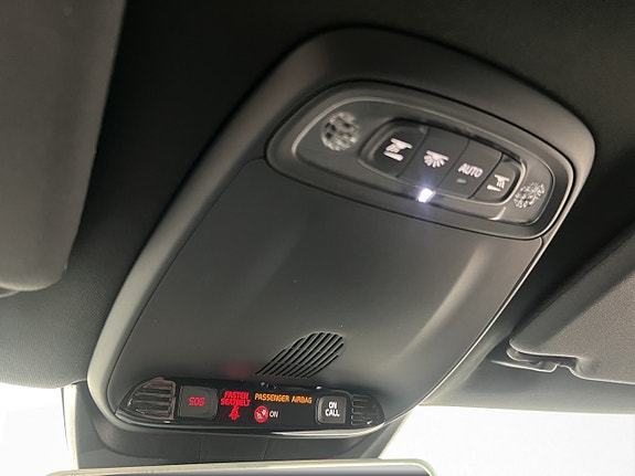 Volvo V40 19 of 30