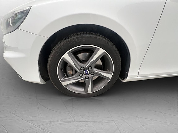 Volvo V40 10 of 30