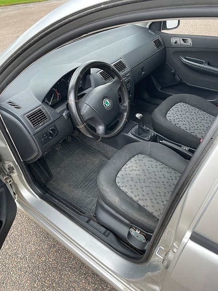 Skoda Fabia 3 of 5