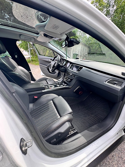 Peugeot 508 RXH 16 of 18