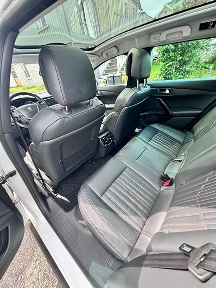Peugeot 508 RXH 8 of 18