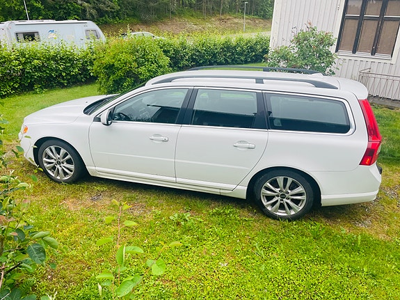 Volvo V70 2 of 5
