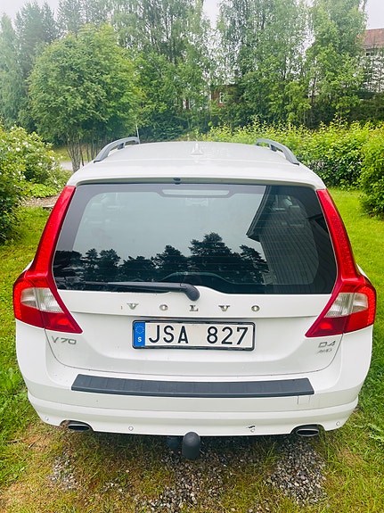 Volvo V70 4 of 5