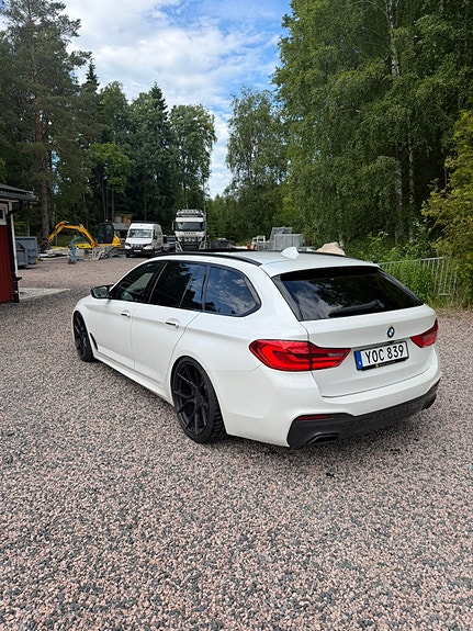 BMW 520d 4 of 5
