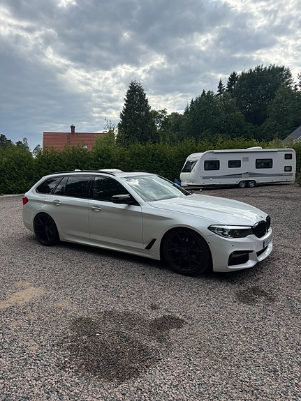 BMW 520d 3 of 5