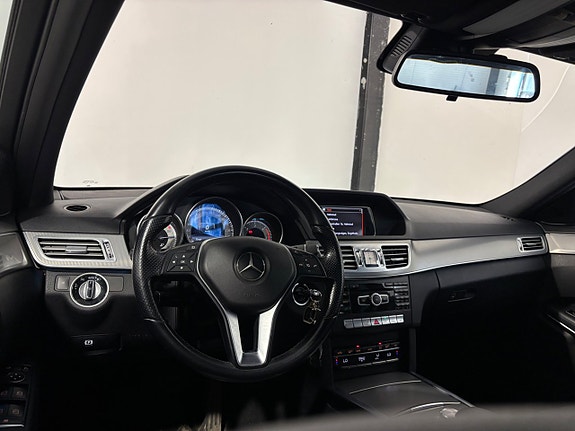 Mercedes-Benz E220 17 of 30