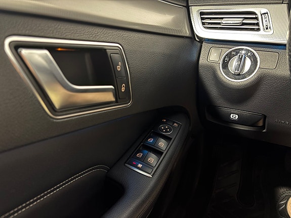 Mercedes-Benz E220 21 of 30