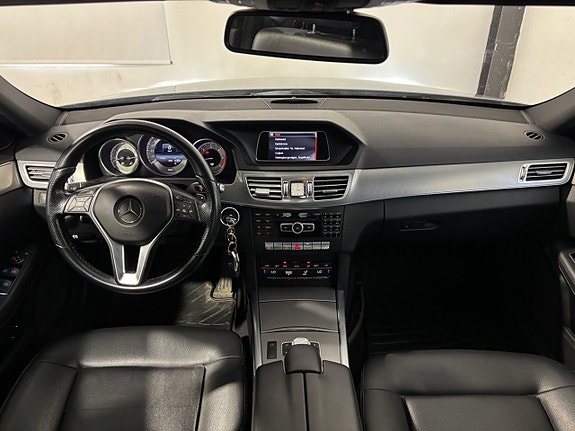 Mercedes-Benz E220 16 of 30