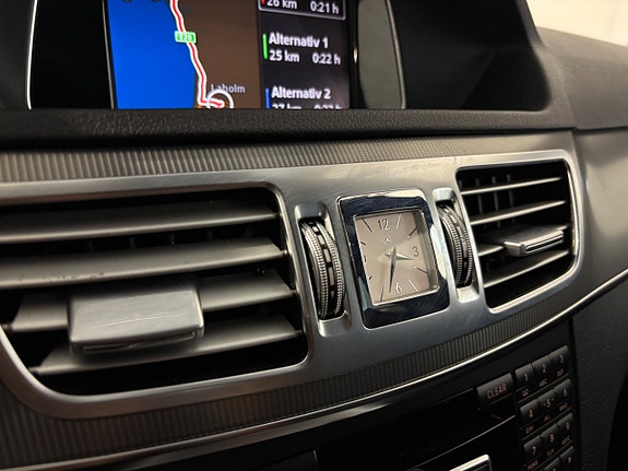 Mercedes-Benz E220 27 of 30