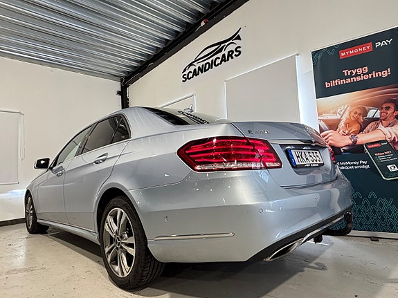 Mercedes-Benz E220 8 of 30