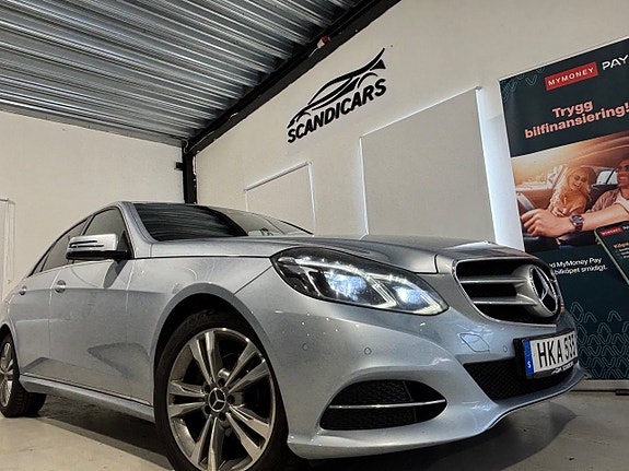 Mercedes-Benz E220 3 of 5