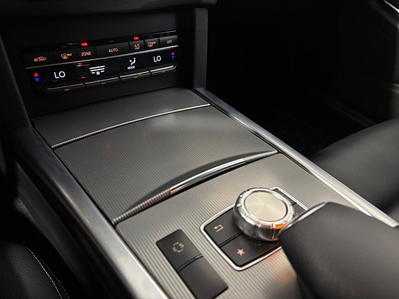 Mercedes-Benz E220 24 of 30