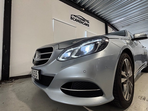 Mercedes-Benz E220 12 of 30